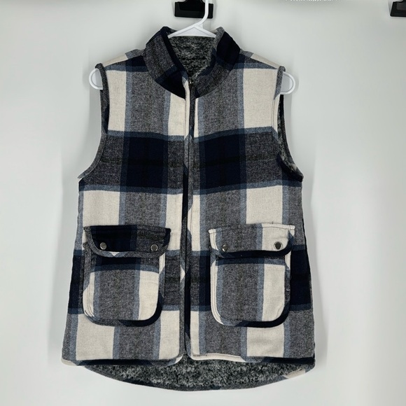 no tags Jackets & Blazers - EUC SHERPA VEST